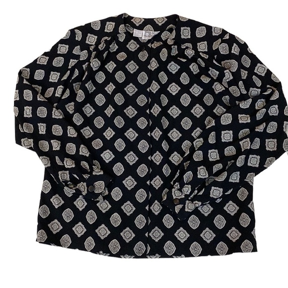 Anne Klein Black and White Print Blouse Button down Long Sleeve Flowy Material - Picture 7 of 10